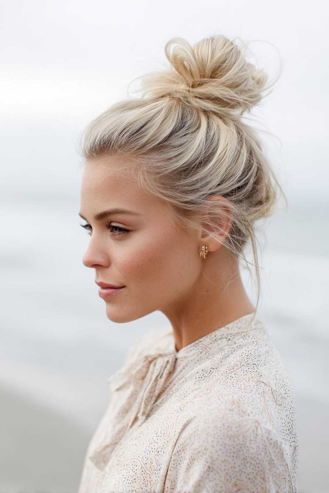 14+ Course-Ready Golf Hair Looks (Stay-Put Buns & Twists) - 5. Top Knot Bun
