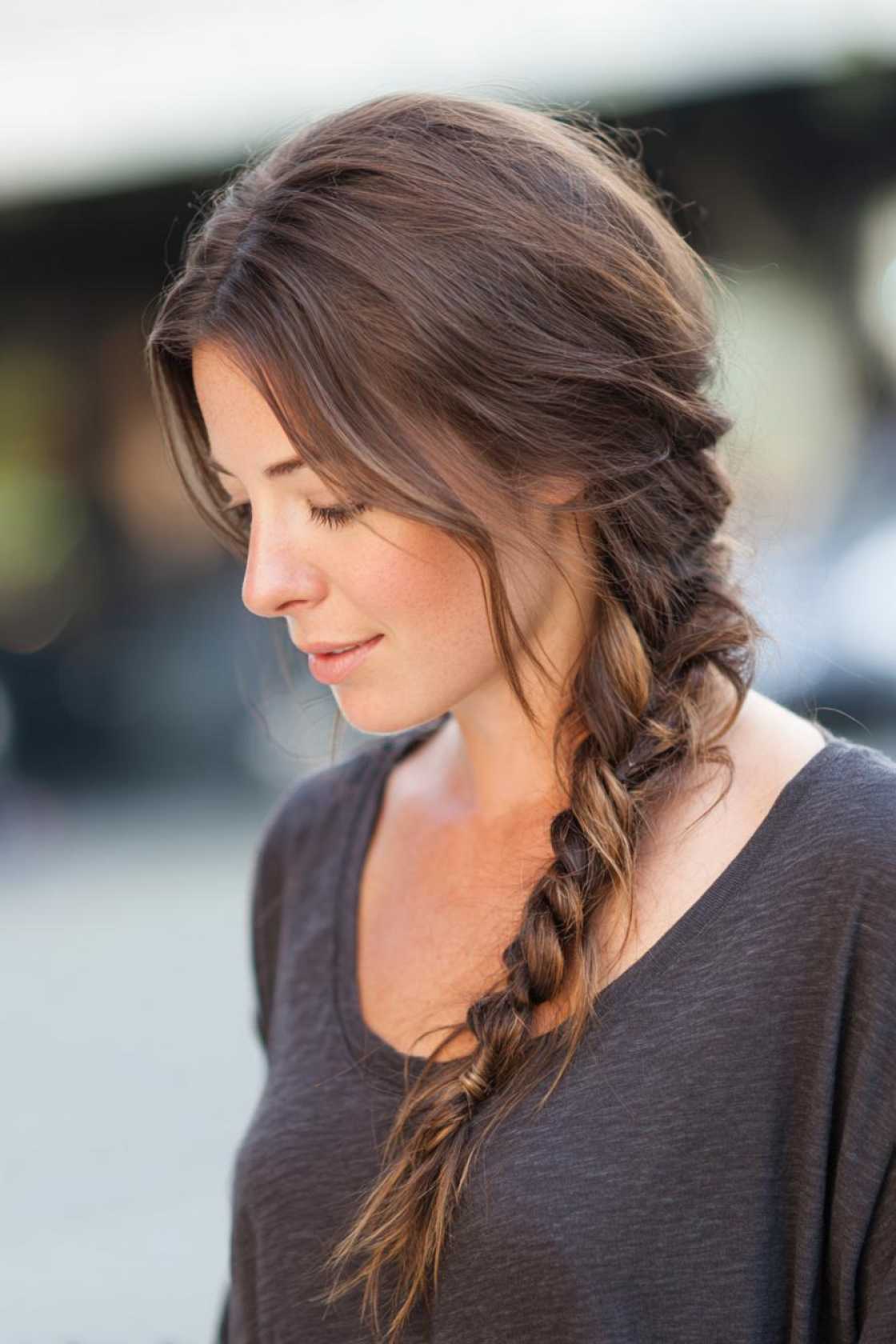 15+ Quick Beach Day Hair Looks (Claw Clips & Bubble Ponies!) - 10. Side Braid