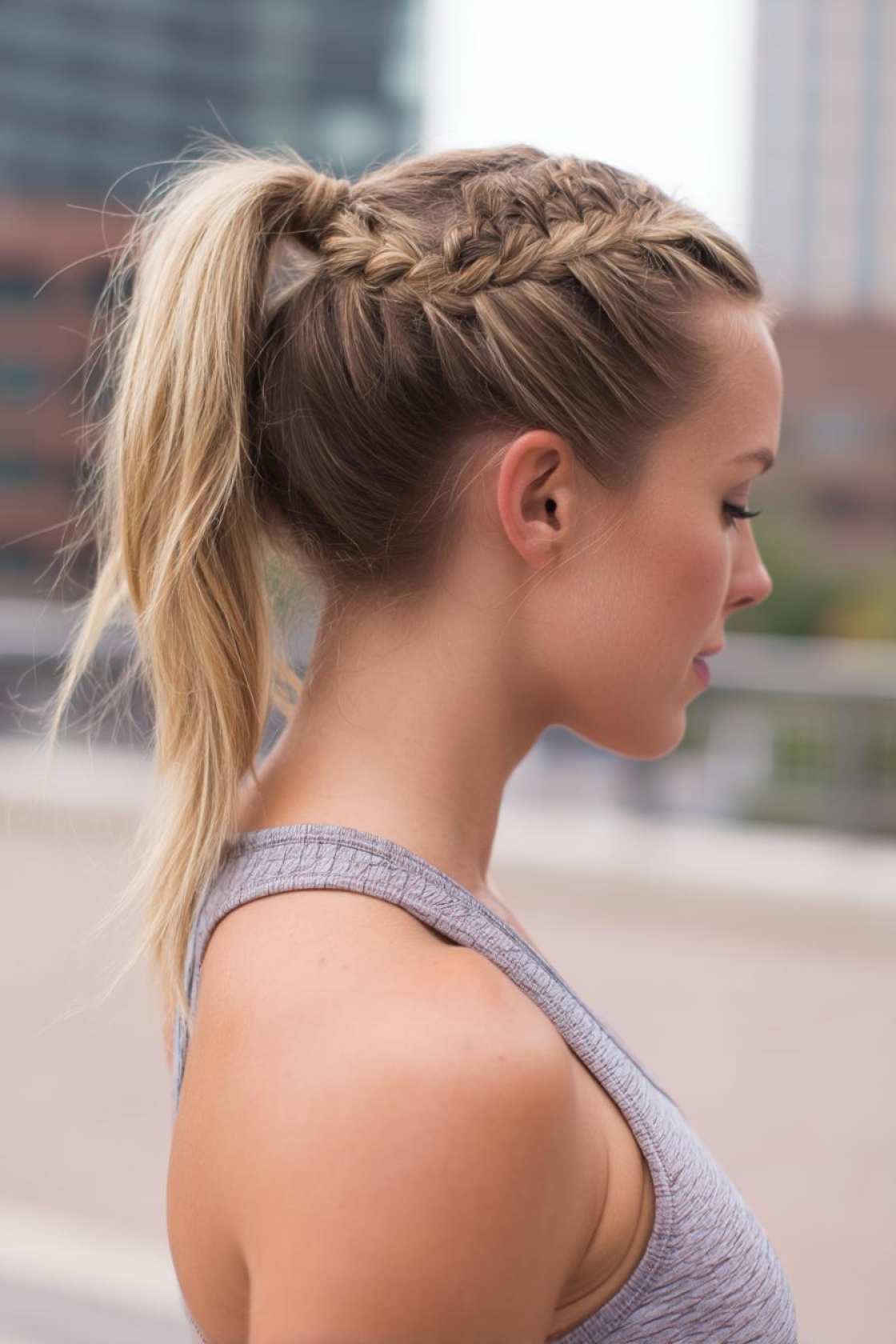 17+ Easy Summer Hairstyles (Claw Clips & Beachy Waves!) - 7. High Braided Ponytail