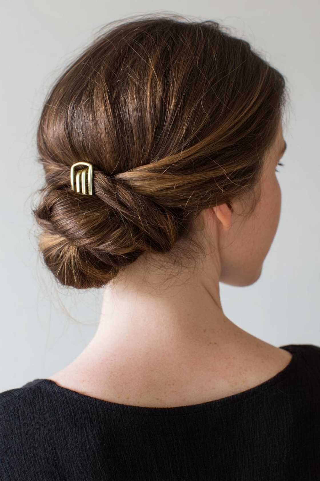 17+ Easy Summer Hairstyles (Claw Clips & Beachy Waves!) - 5. Twisted Low Bun with a Claw Clip