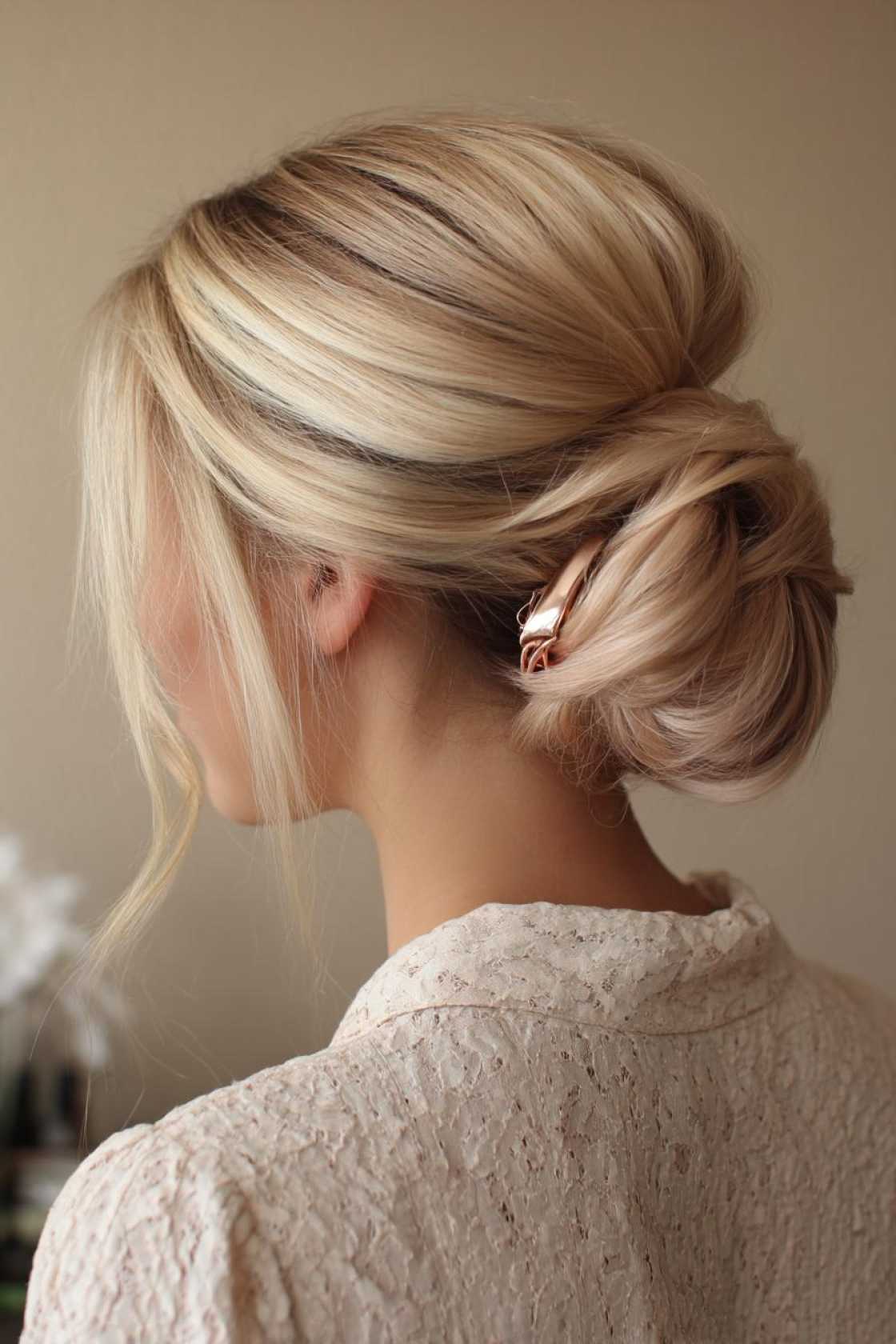 17+ Easy Summer Hairstyles (Claw Clips & Beachy Waves!) - 4. Full Updo with a Claw Clip
