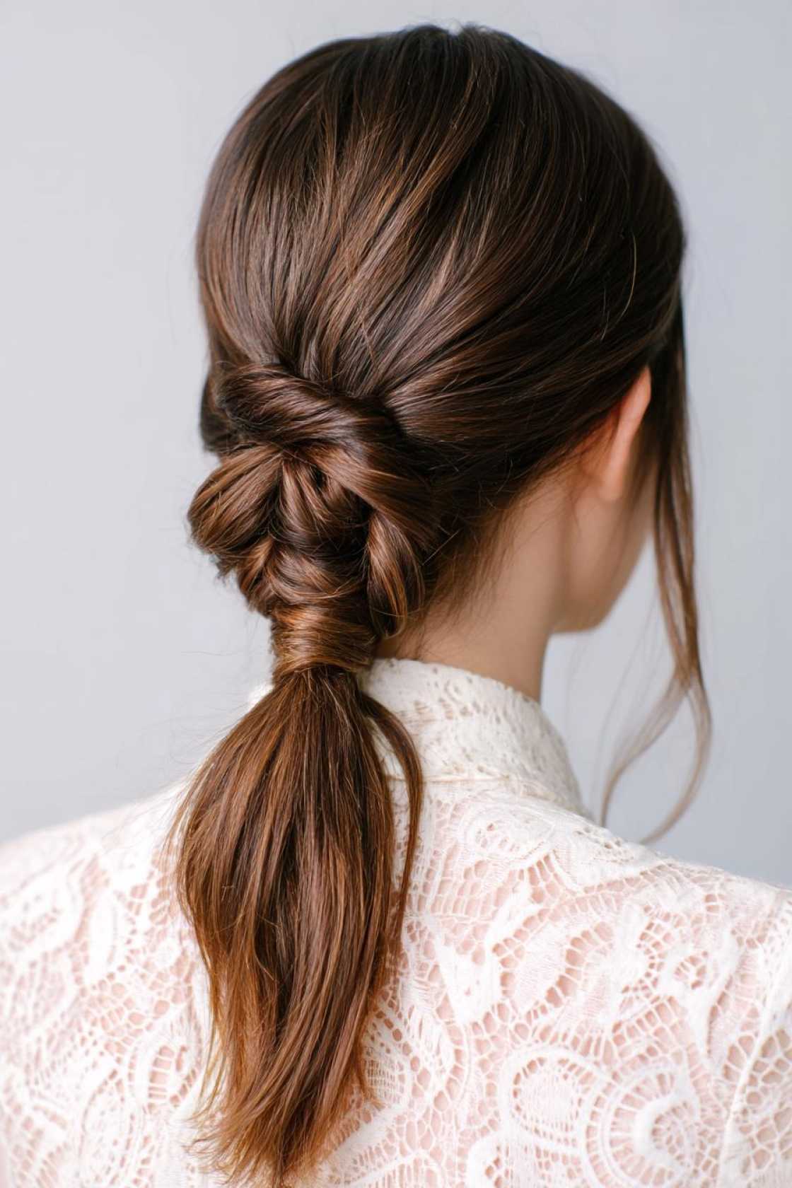 21+ Cute & Waterproof Hair Ideas for the Beach (Buns & Wraps) - 3. The Knotted Ponytail