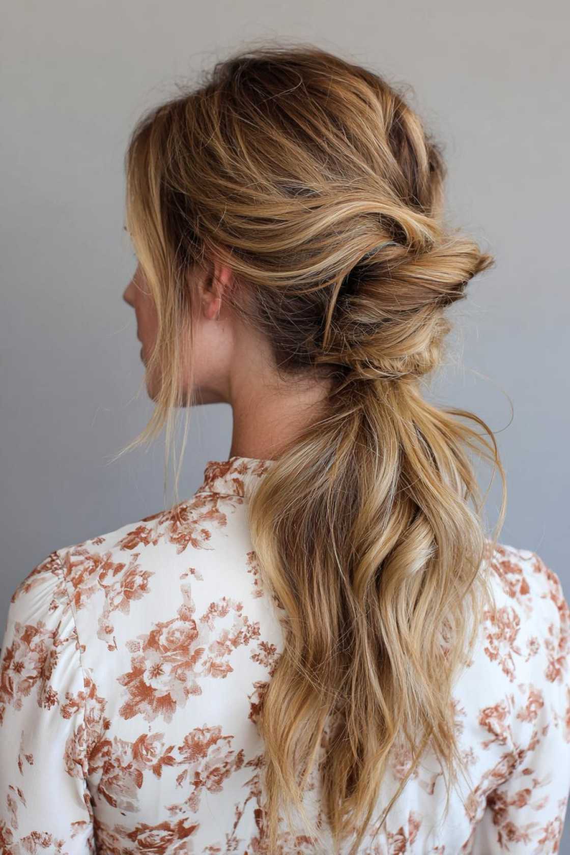 23+ Effortless Messy Claw Clip Hairstyles (Quick Twists & Buns!) - 1. The Effortless Claw Clip Bun