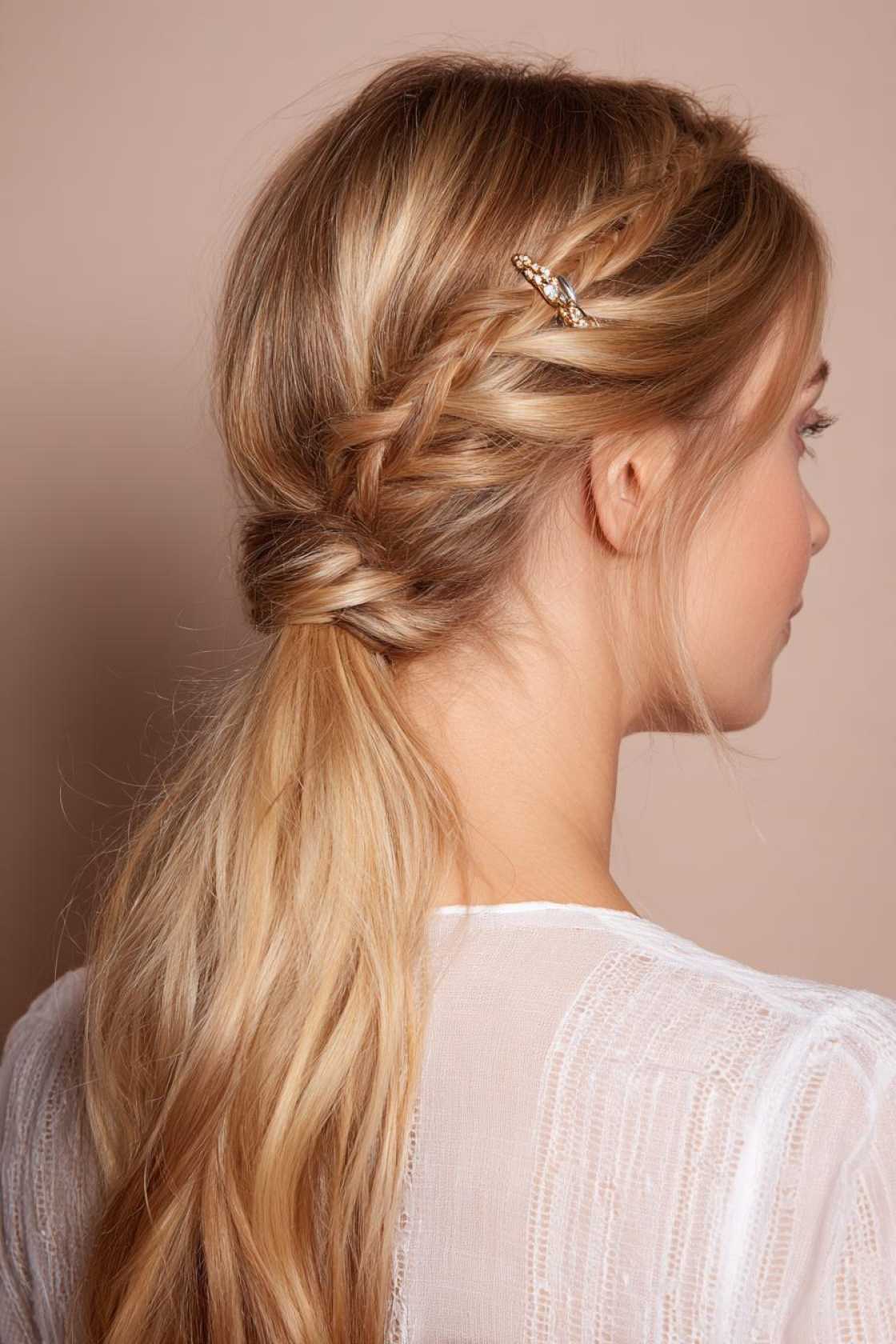23+ Effortless Messy Claw Clip Hairstyles (Quick Twists & Buns!) - 20. Braided Accent with Clip