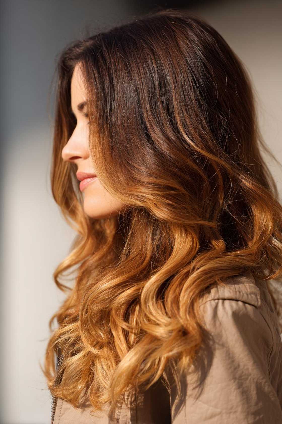 The Art of Understated Glam: 10+ Sophisticated Color Enhancements for Brunettes. - 9. Honeyed Ends Ombre