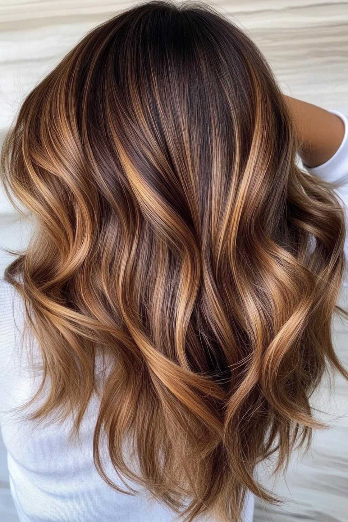 12+ Honey Brunette Balayage Looks Melting Warm Highlights Into Soft Brown Depth - Why Honey Brunette Balayage is Trending